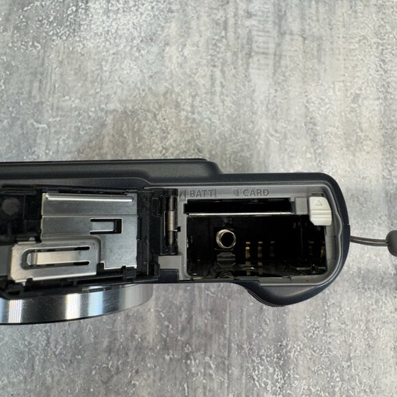 Panasonic Lumix DMC-TZ4 8.1MP Compact Digital Camera  10× Optical Zoom Tested - Picture 6 of 11